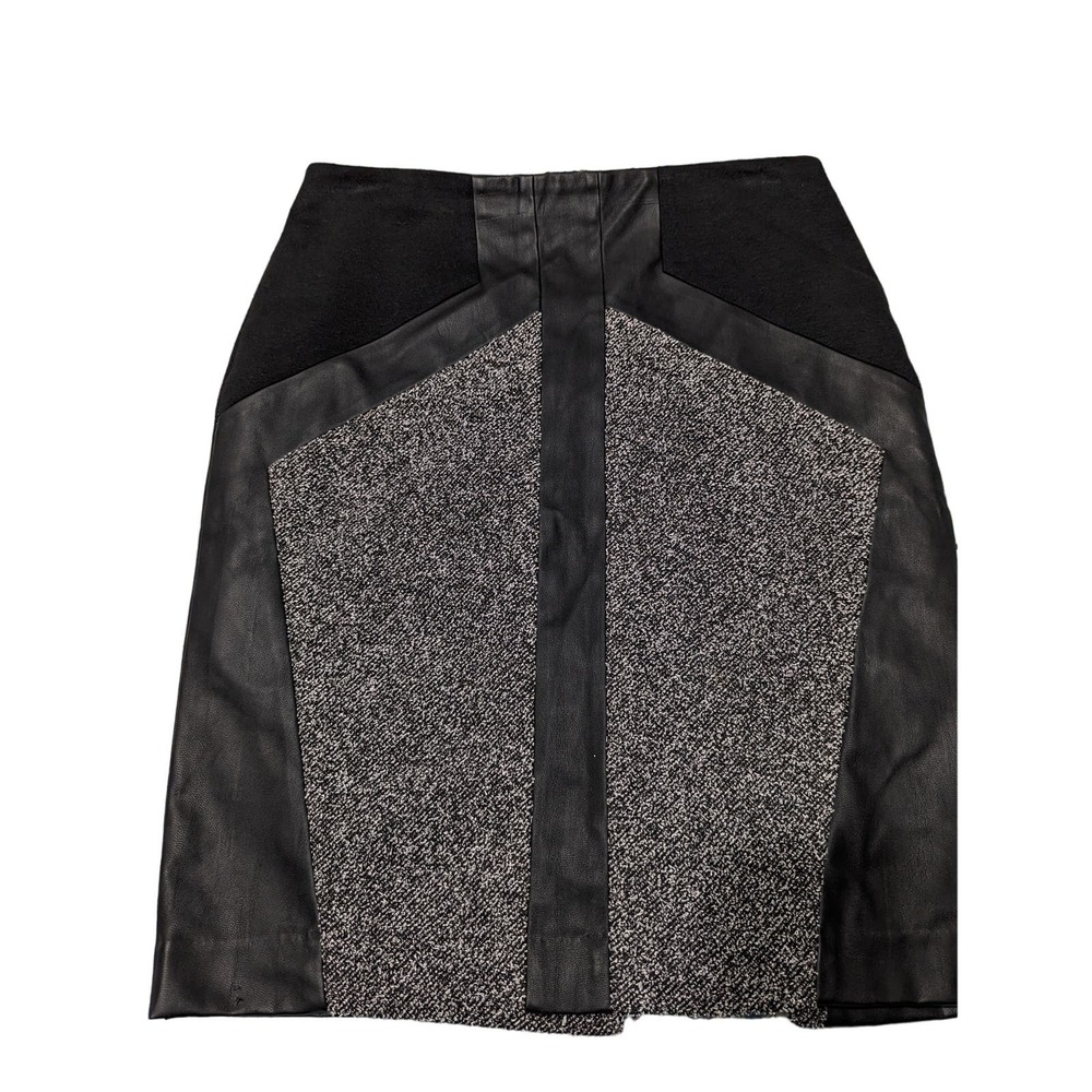 Women's Ann Taylor black faux leather skirt size 8